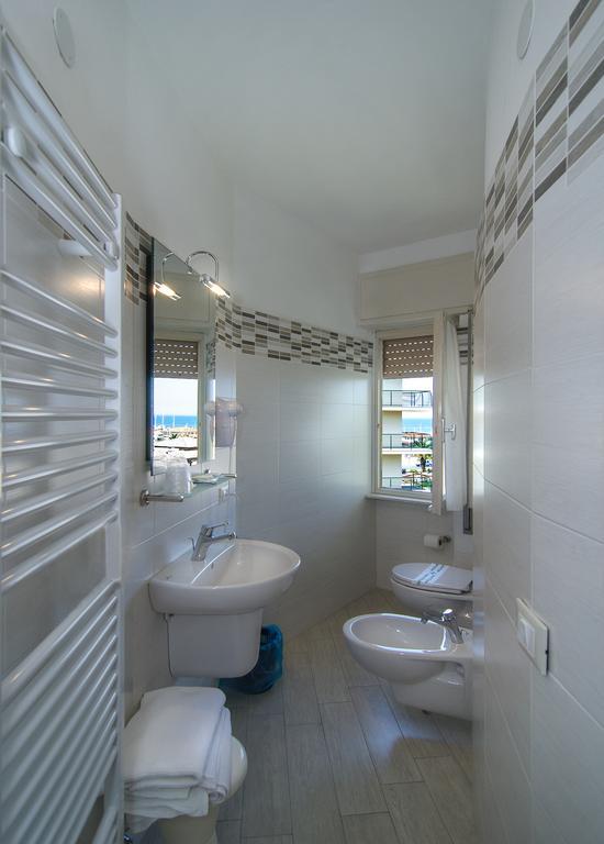 Hotel Montecarlo Lido di Camaiore Ngoại thất bức ảnh