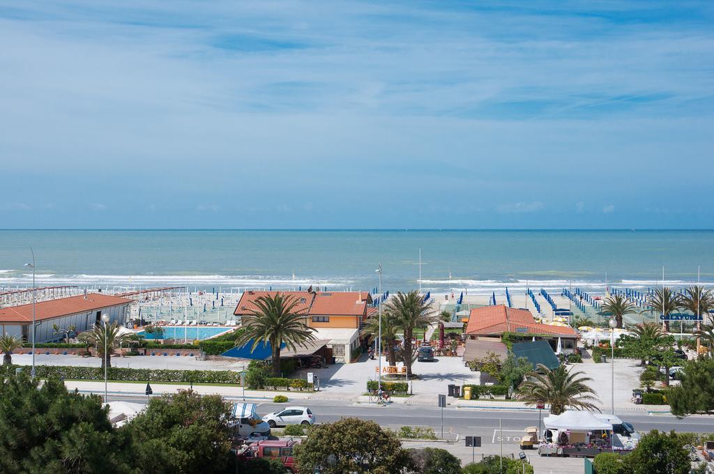 Hotel Montecarlo Lido di Camaiore Ngoại thất bức ảnh
